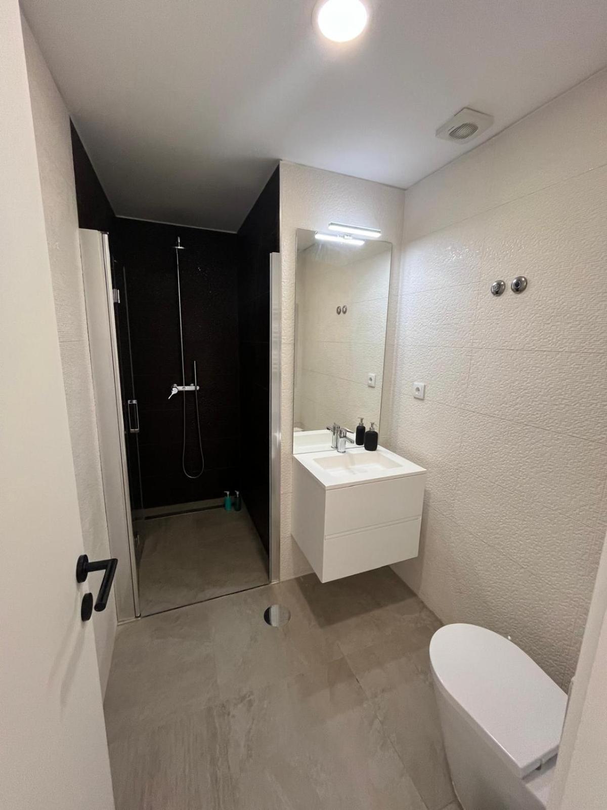 Cozy Retreat - Modern T1 Apartment Porto Bagian luar foto